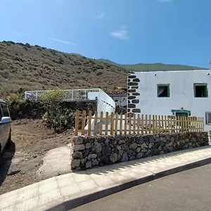 https://casa-los-llanillos.in-canary-islands.com
